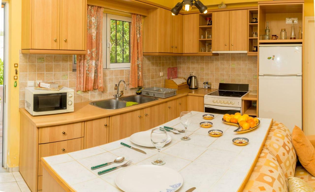 Апартаменти 2 Bed House With Mountain View Алікес Екстер'єр фото